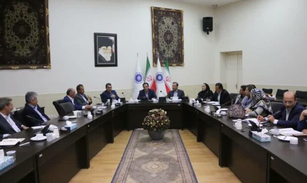 بررسی چالش بزرگ  تامین مالی تولید از بانک ها و موانع تامین مالی از بازار سرمایه ،در کمیسیون بانک اتاق بازرگانی تبریز
