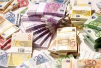 دلار در کف کانال ۵۰ هزار تومان قرار گرفت