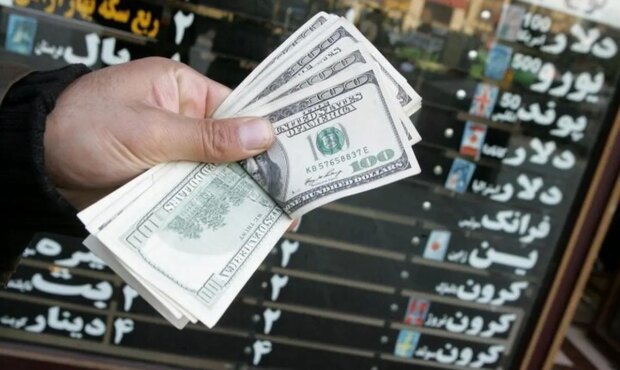 دلار ۷۰ هزار تومان را رد کرد