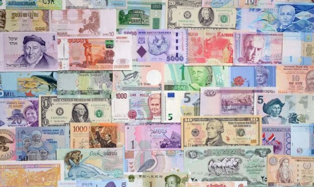شرایط خرید و فروش ارز تغییر کرد؛ نرخ دلار چگونه تعیین می‌شود؟